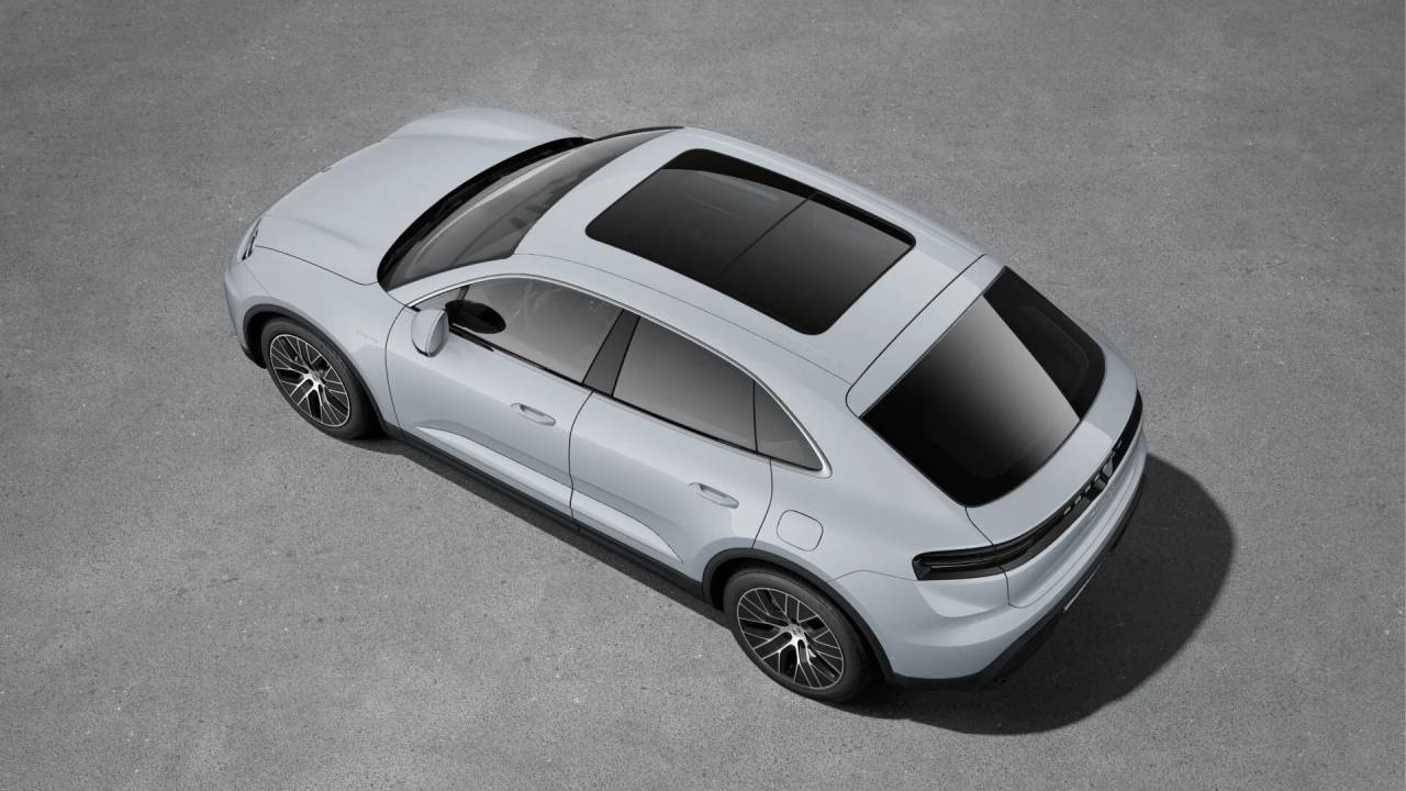 2025 Porsche Macan Electric photo 3