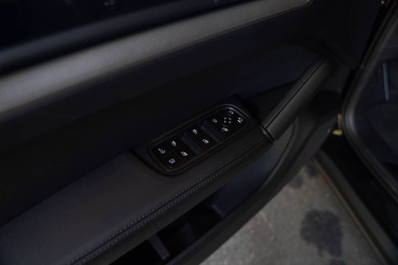 2026 Porsche Cayenne S E-Hybrid - Photo 27