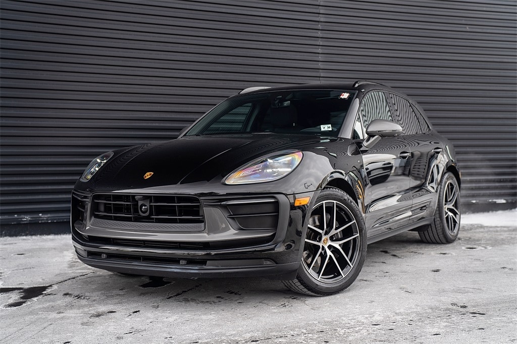 2025 Porsche Macan T