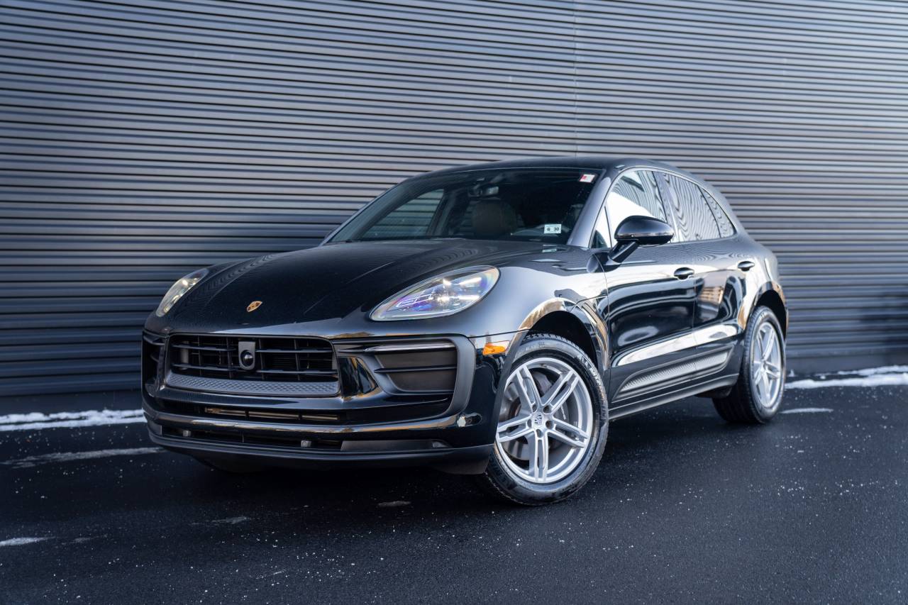 2025 Porsche Macan Base