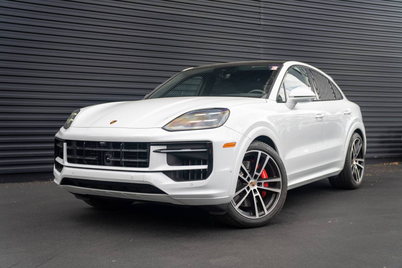 2026 Porsche Cayenne S's photo