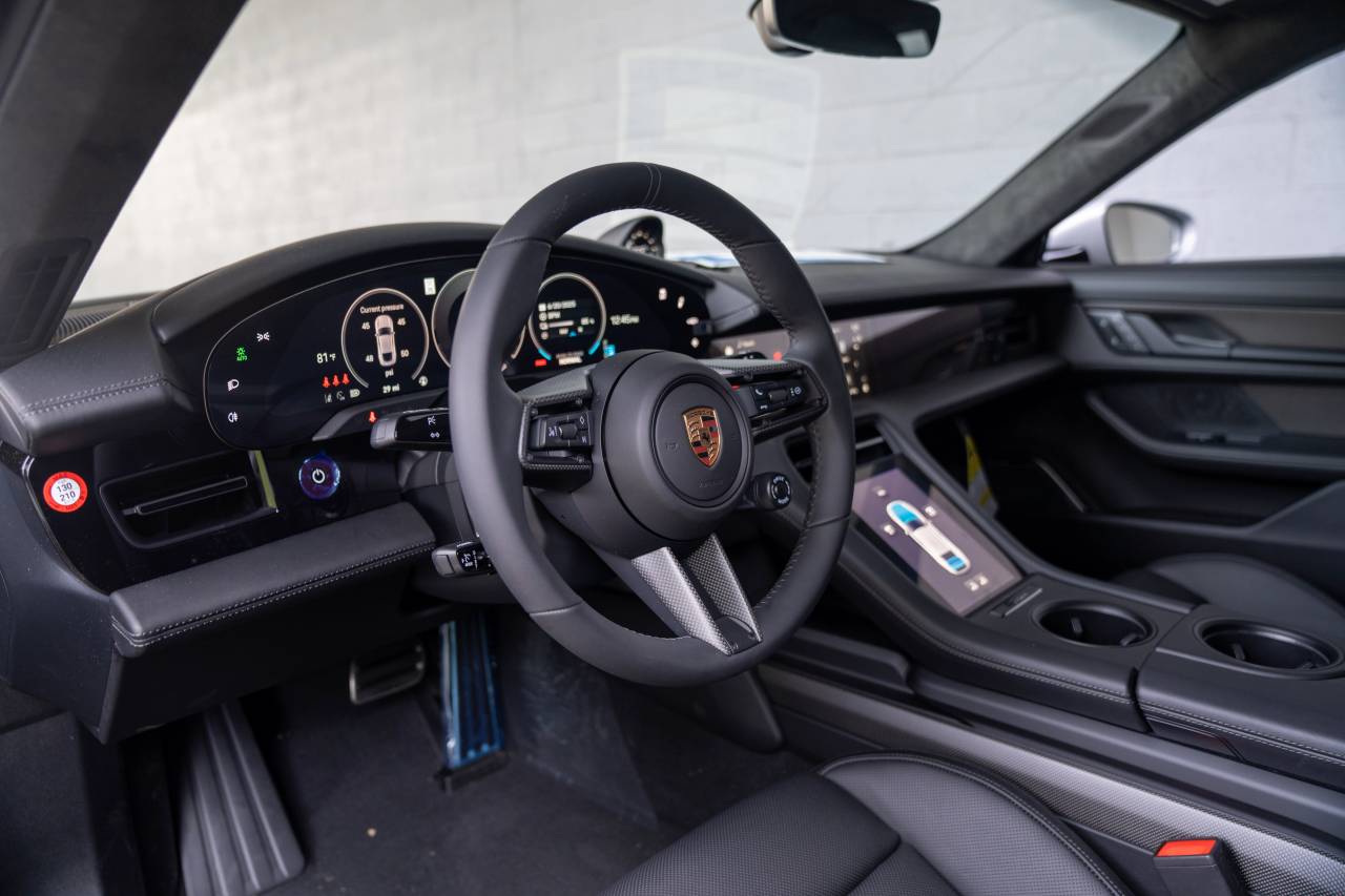 2025 Porsche Taycan GTS photo 4