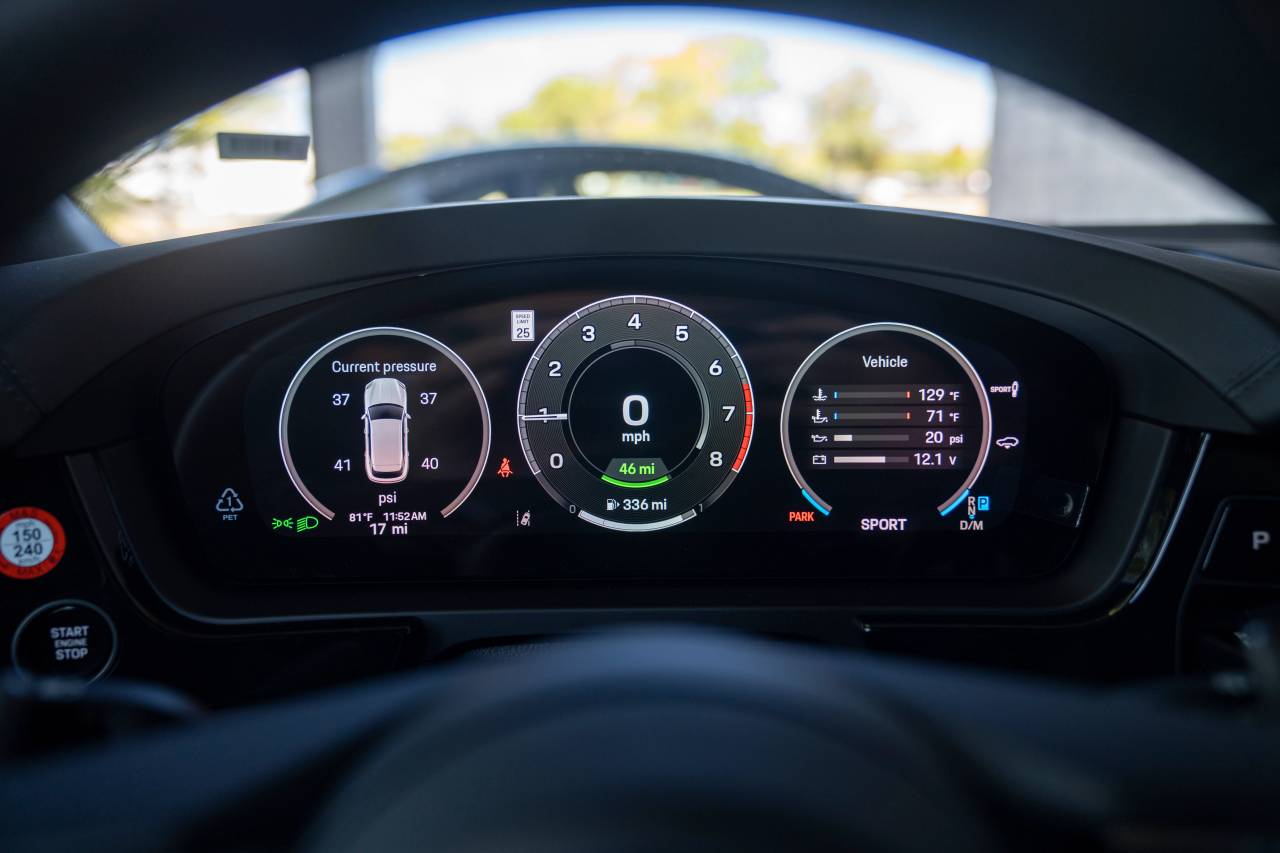 2026 Porsche Cayenne S E-Hybrid - Photo 17