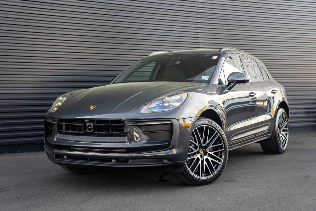 2026 Porsche Macan Base