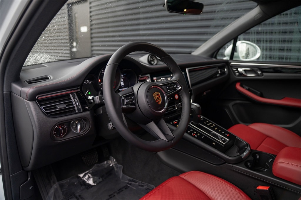 Certified 2025 Porsche Macan  SUV