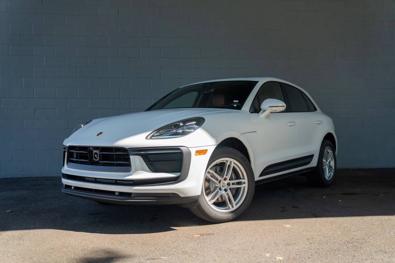 2026 Porsche Macan Base