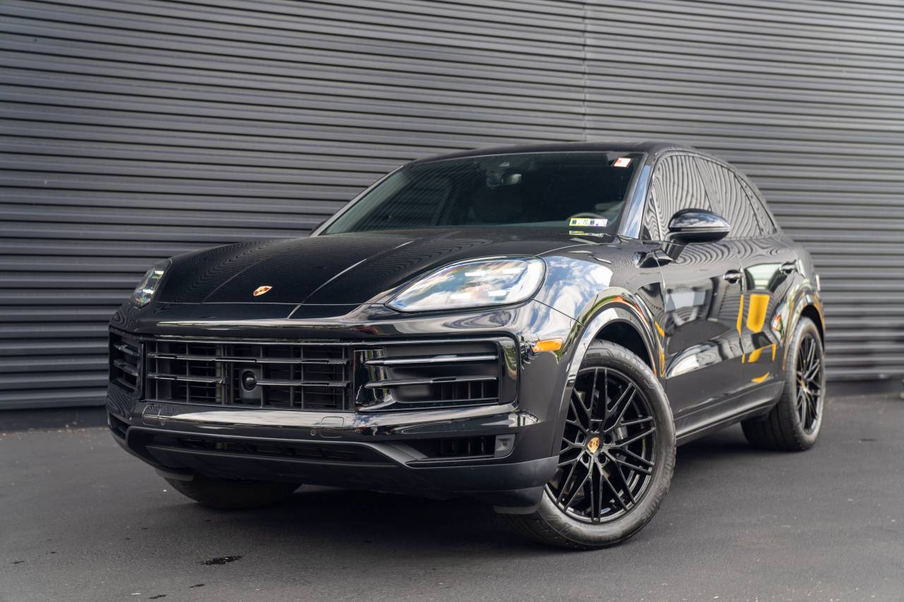 2024 Porsche Cayenne -'s photo