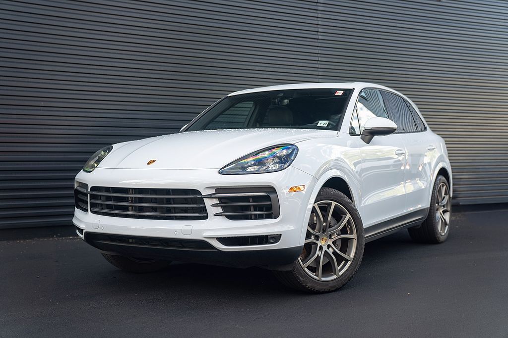 2022 Porsche Cayenne Platinum Edition's photo