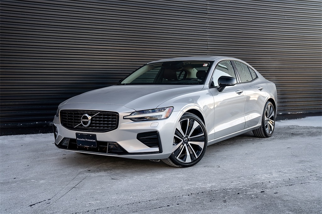 2022 Volvo S60