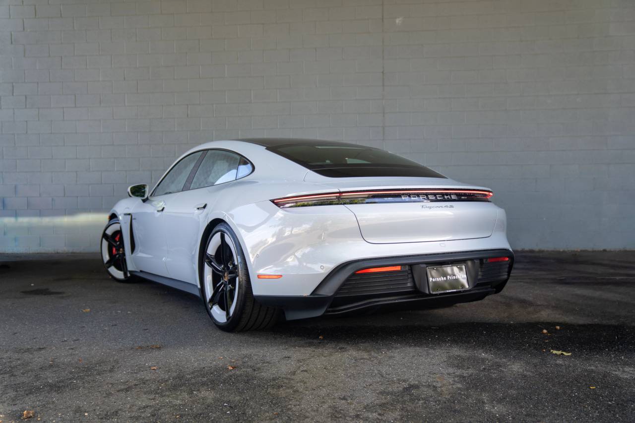 2025 Porsche Taycan 4S photo 3