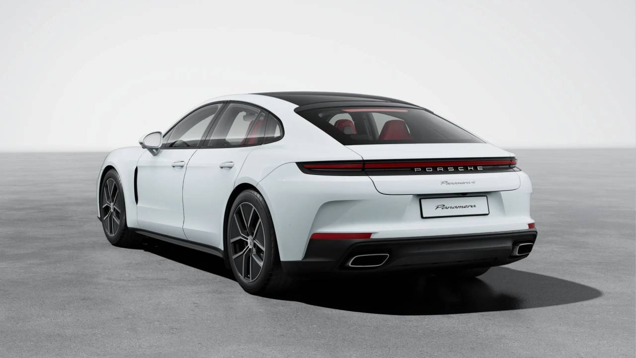 2026 Porsche Panamera 4 photo 3