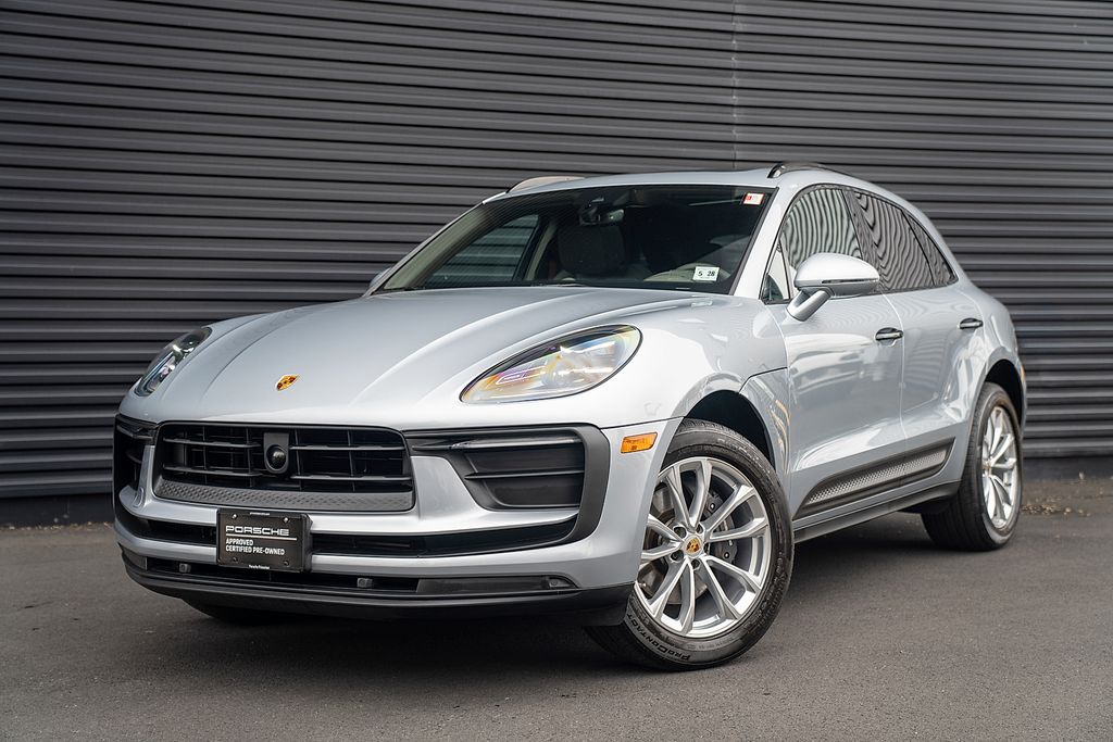 2023 Porsche Macan T