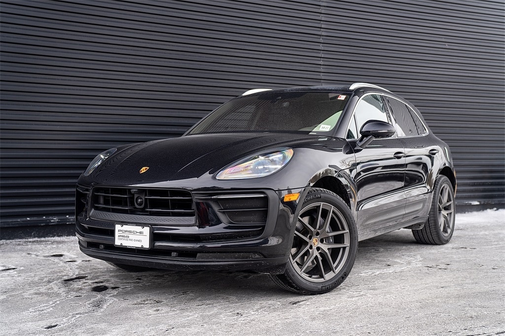2022 Porsche Macan Base