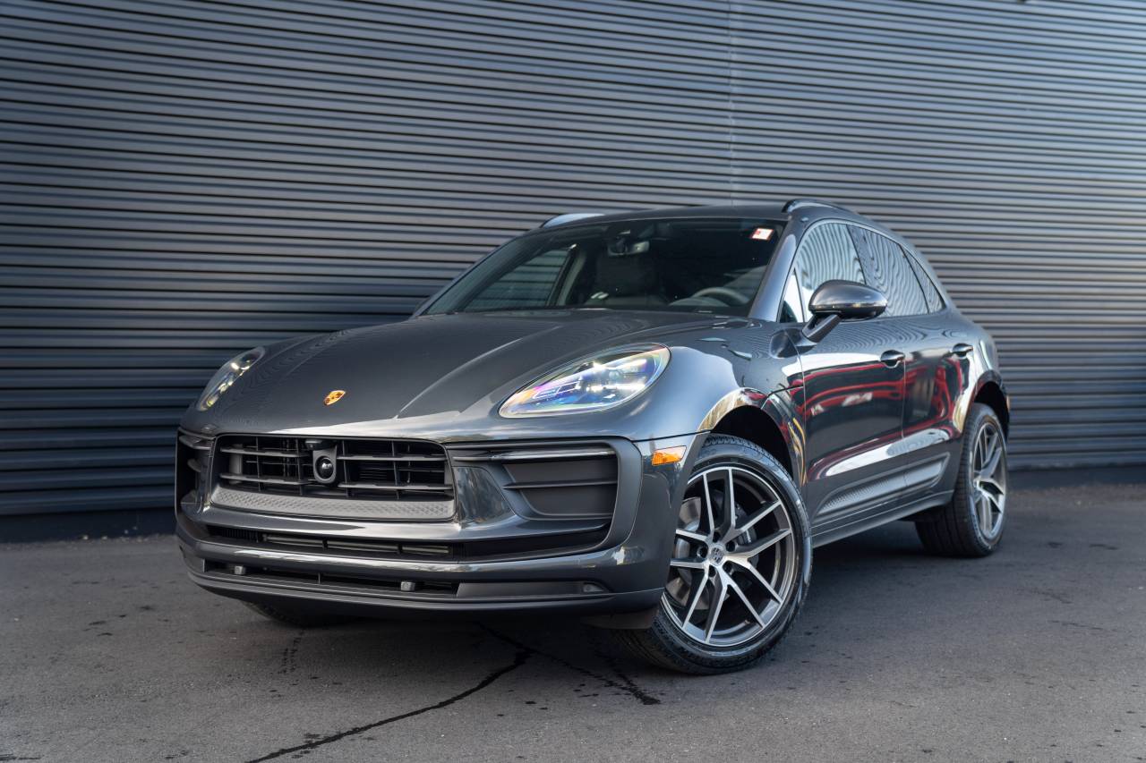 2026 Porsche Macan Base