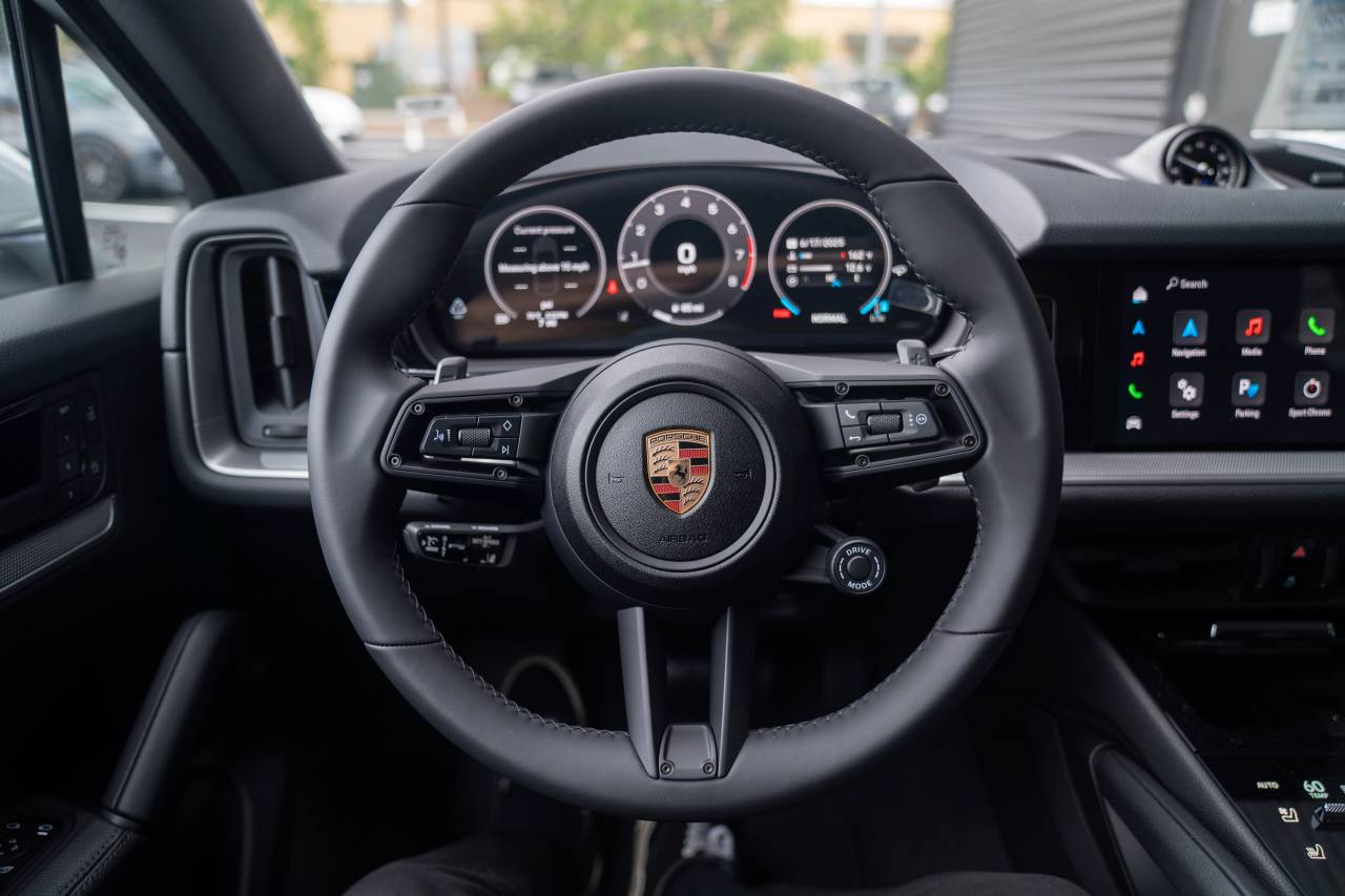 2025 Porsche Cayenne Coupe photo 4