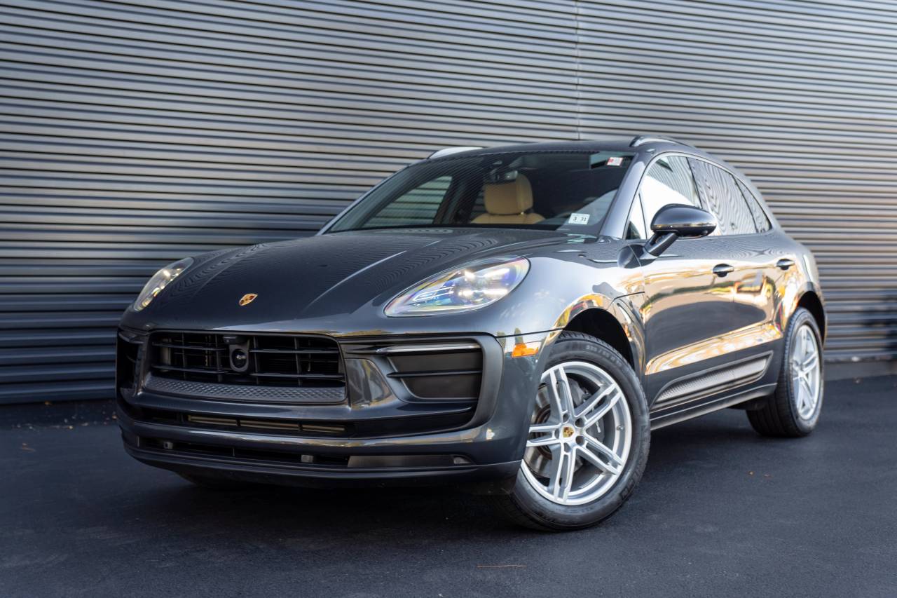 2026 Porsche Macan Base