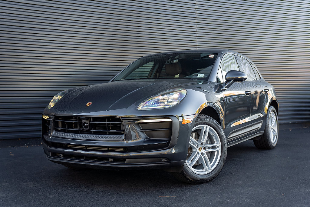 2026 Porsche Macan Base