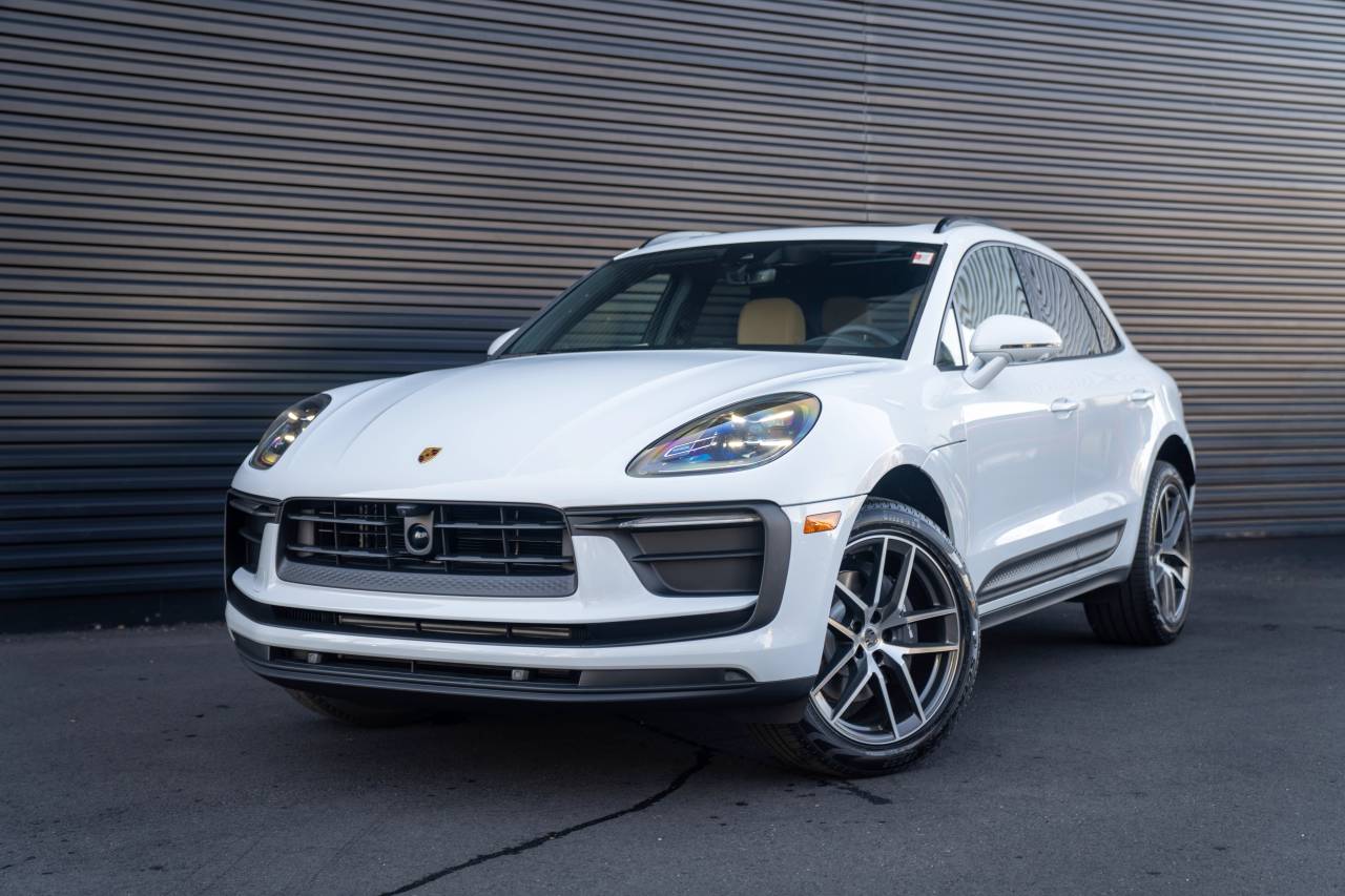 2026 Porsche Macan Base