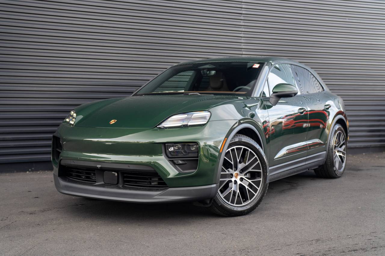 2026 Porsche Macan Base