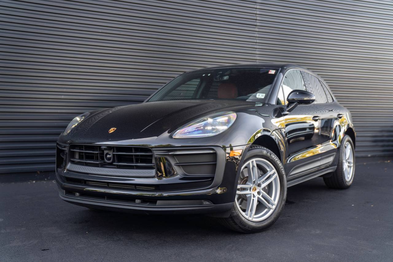 2026 Porsche Macan Base