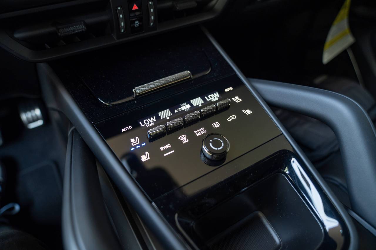 2025 Porsche Cayenne Coup Turbo E-Hybrid - Photo 22