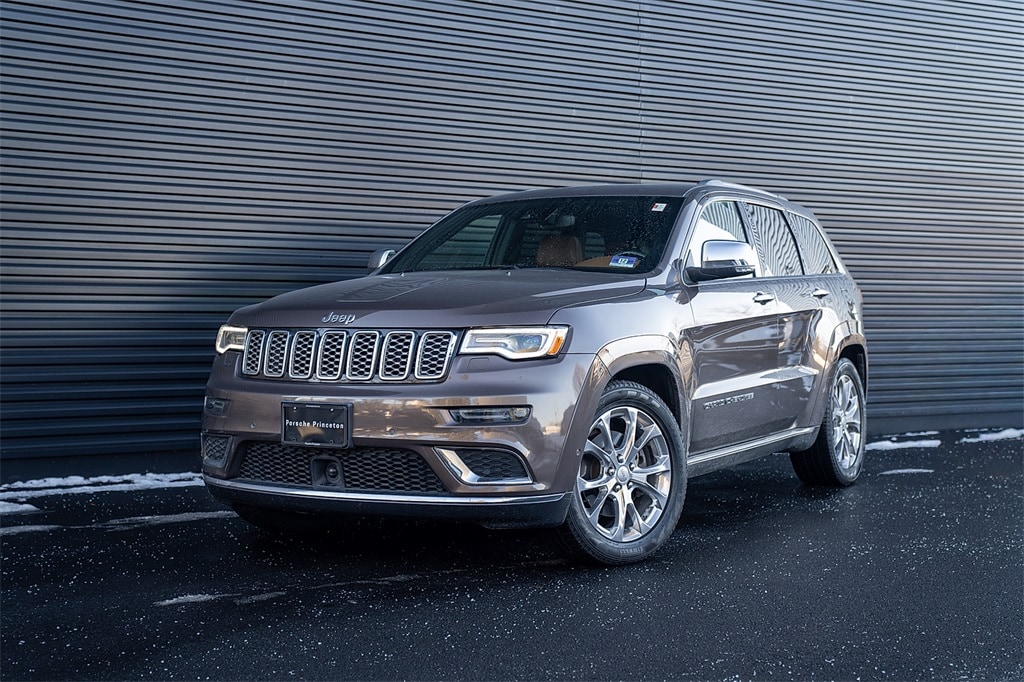 2019 Jeep Grand Cherokee Summit's photo