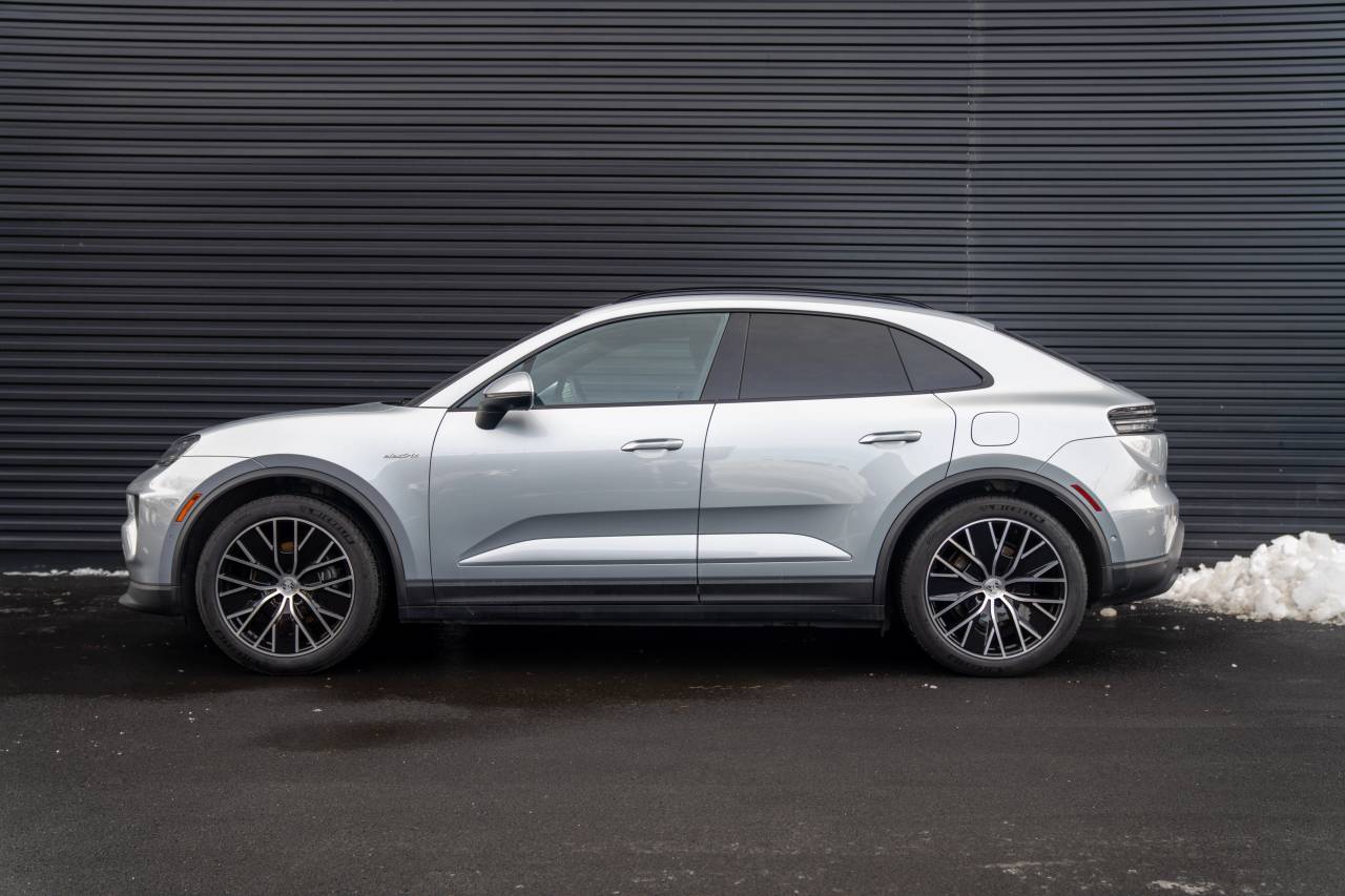 Certified 2025 Porsche Macan Base with VIN WP1AD2XA3SL076327 for sale in Lawrence Township, NJ