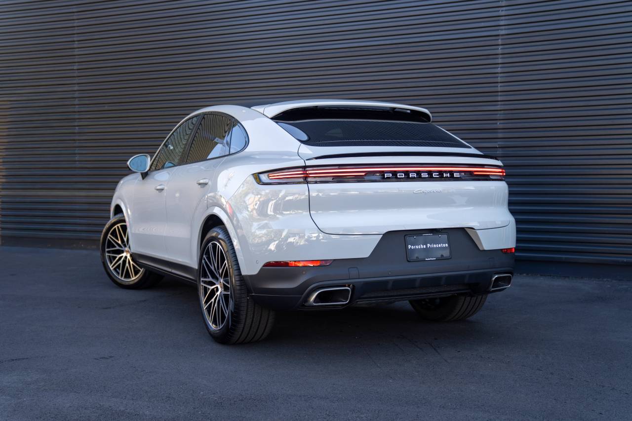 2026 Porsche Cayenne Coupe photo 3