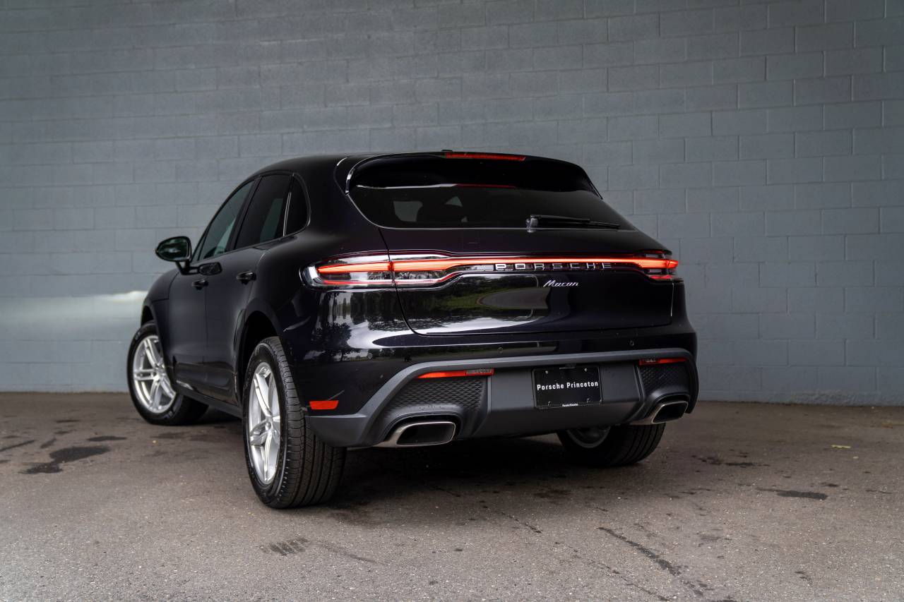 2025 Porsche Macan T photo 3