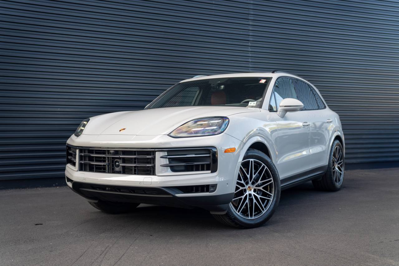 2025 Porsche Cayenne Base