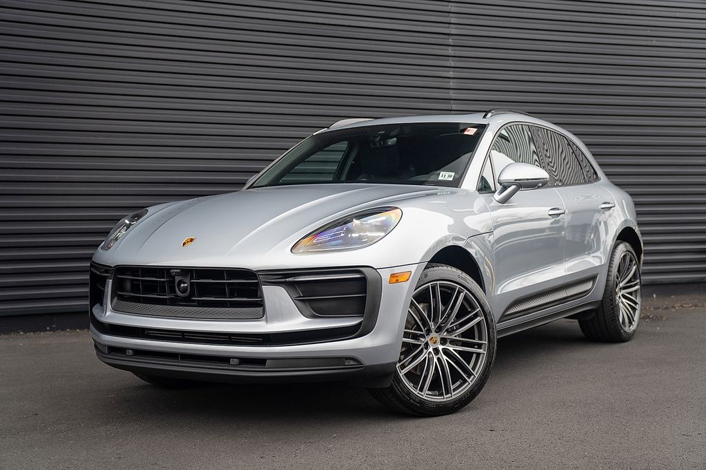 2026 Porsche Macan Base