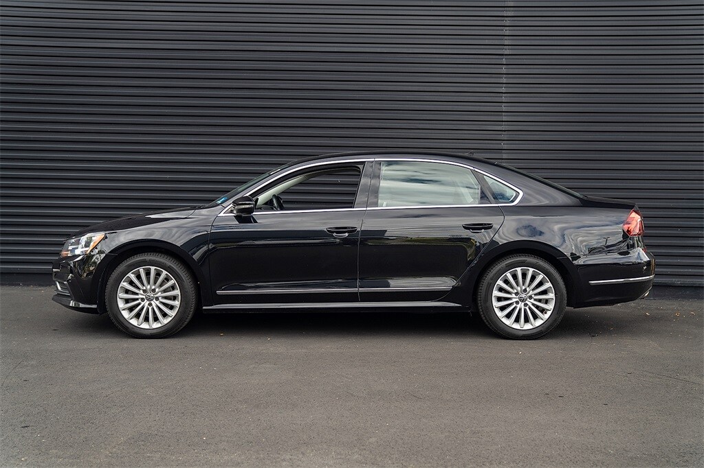 Used 2017 Volkswagen Passat 1.8T SE Sedan