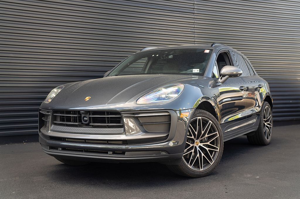 2026 Porsche Macan T's photo