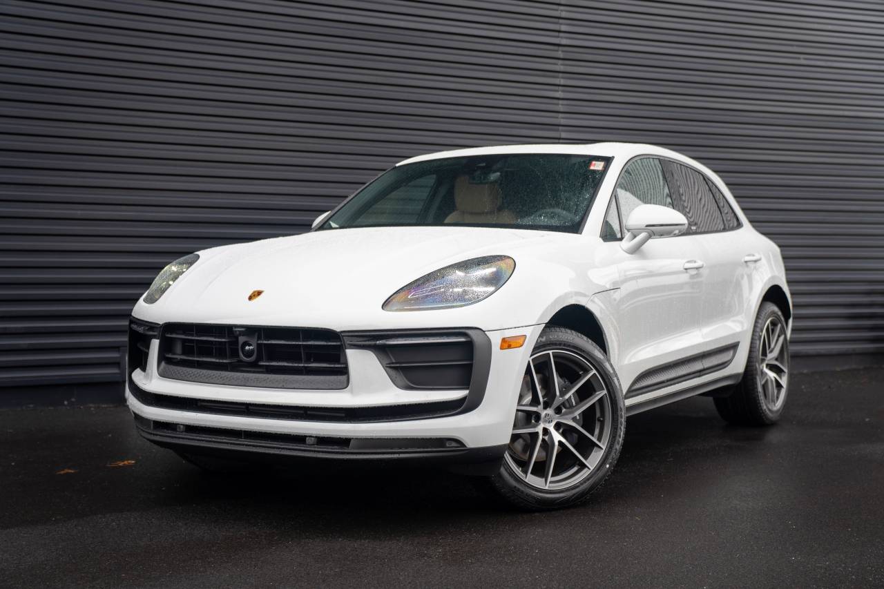 2026 Porsche Macan Base