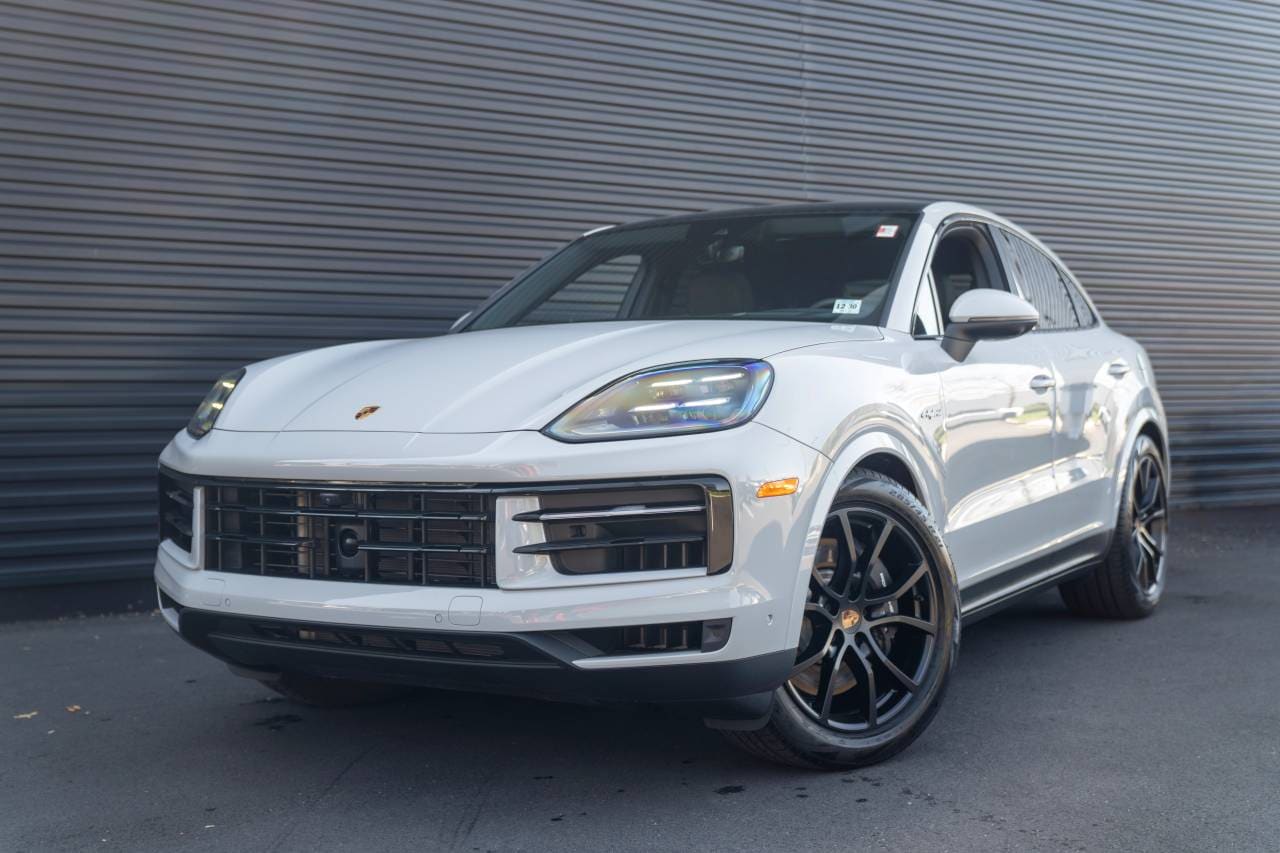 2025 Porsche Cayenne E-Hybrid's photo