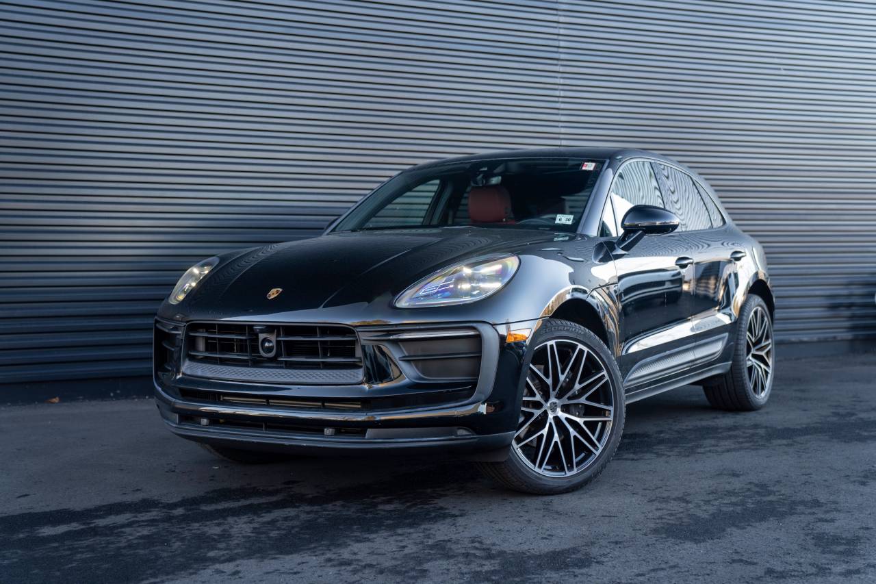 2025 Porsche Macan Base