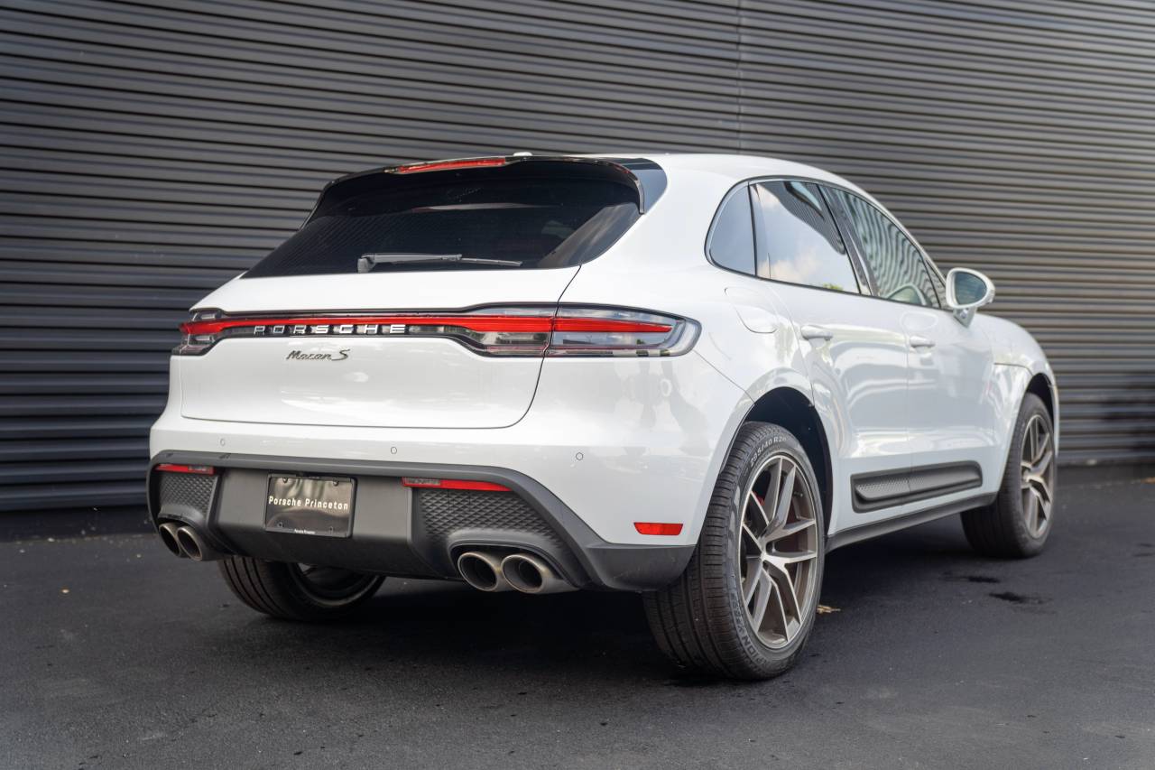 2026 Porsche Macan S - Photo 11