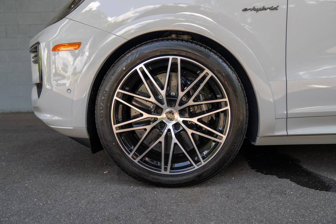 2025 Porsche Cayenne Coup Turbo E-Hybrid - Photo 7