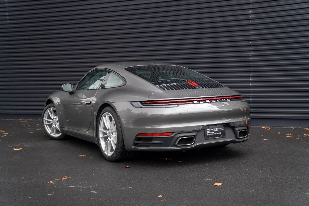 2022 Porsche 911 4 photo 3