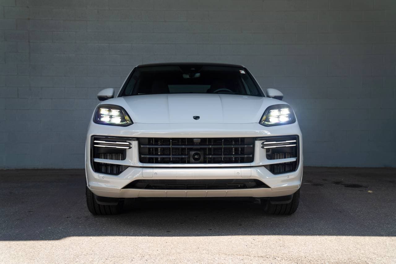 2025 Porsche Cayenne Coup Turbo E-Hybrid - Photo 6