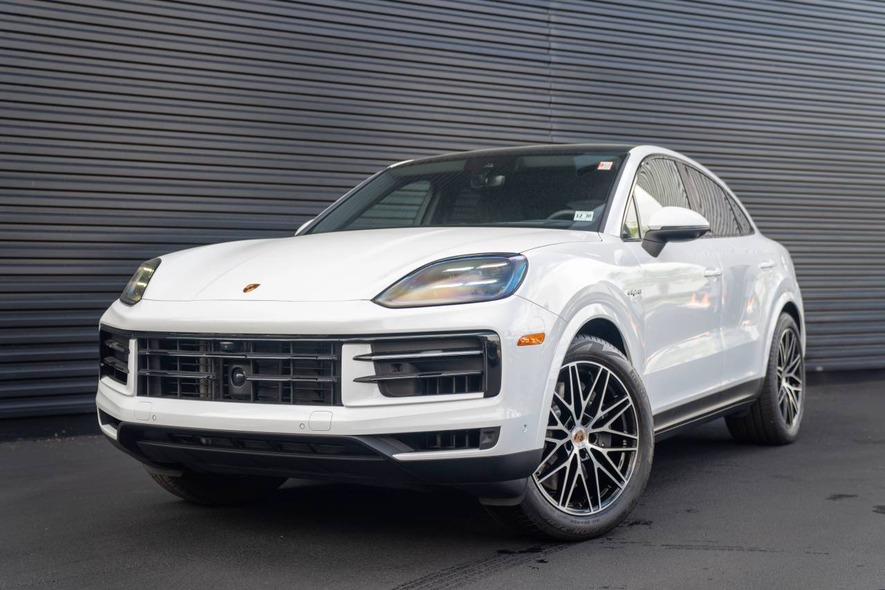 2026 Porsche Cayenne E-Hybrid's photo