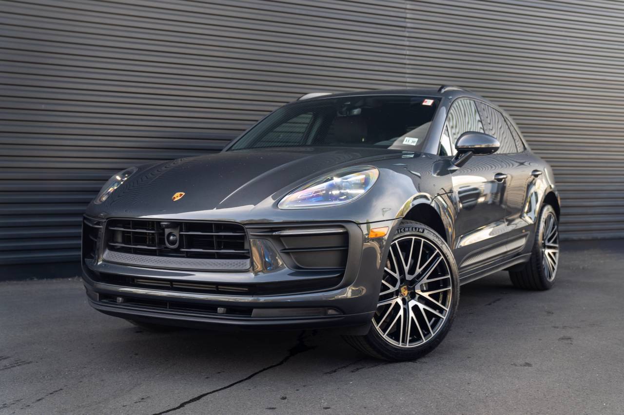 2026 Porsche Macan Base