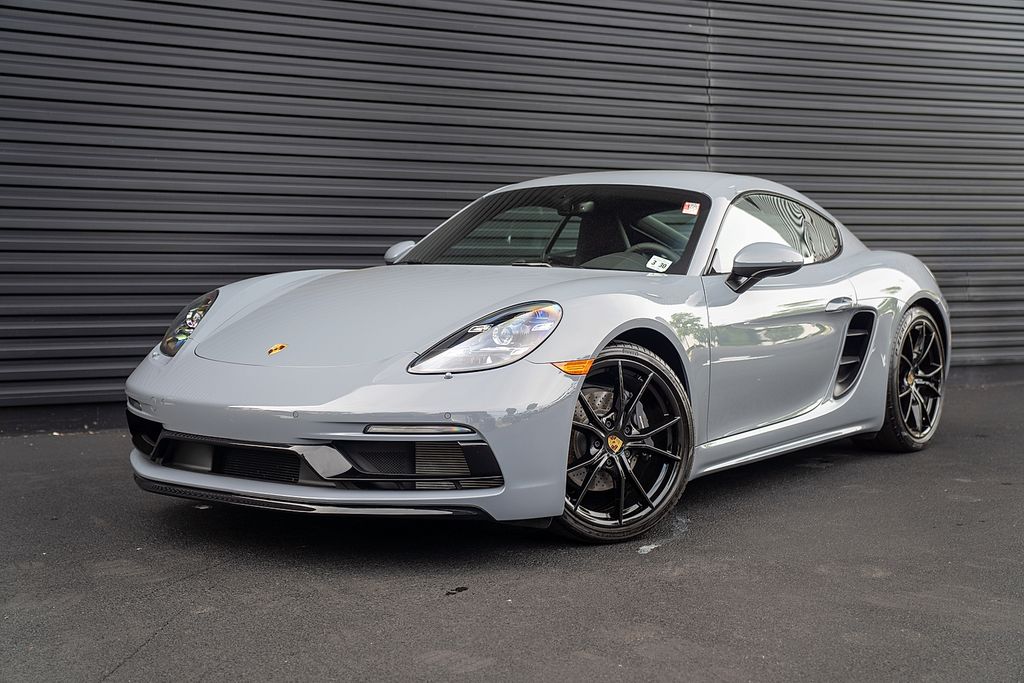 2025 Porsche 718's photo
