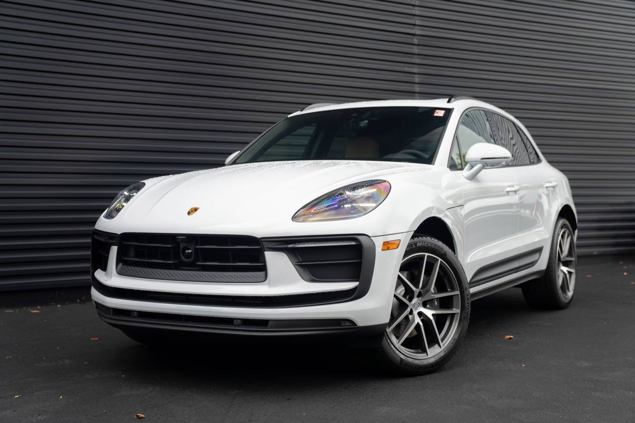 2026 Porsche Macan Base