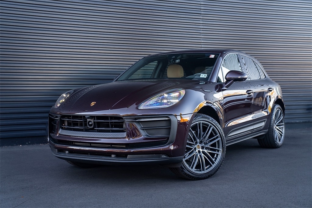 2025 Porsche Macan Base