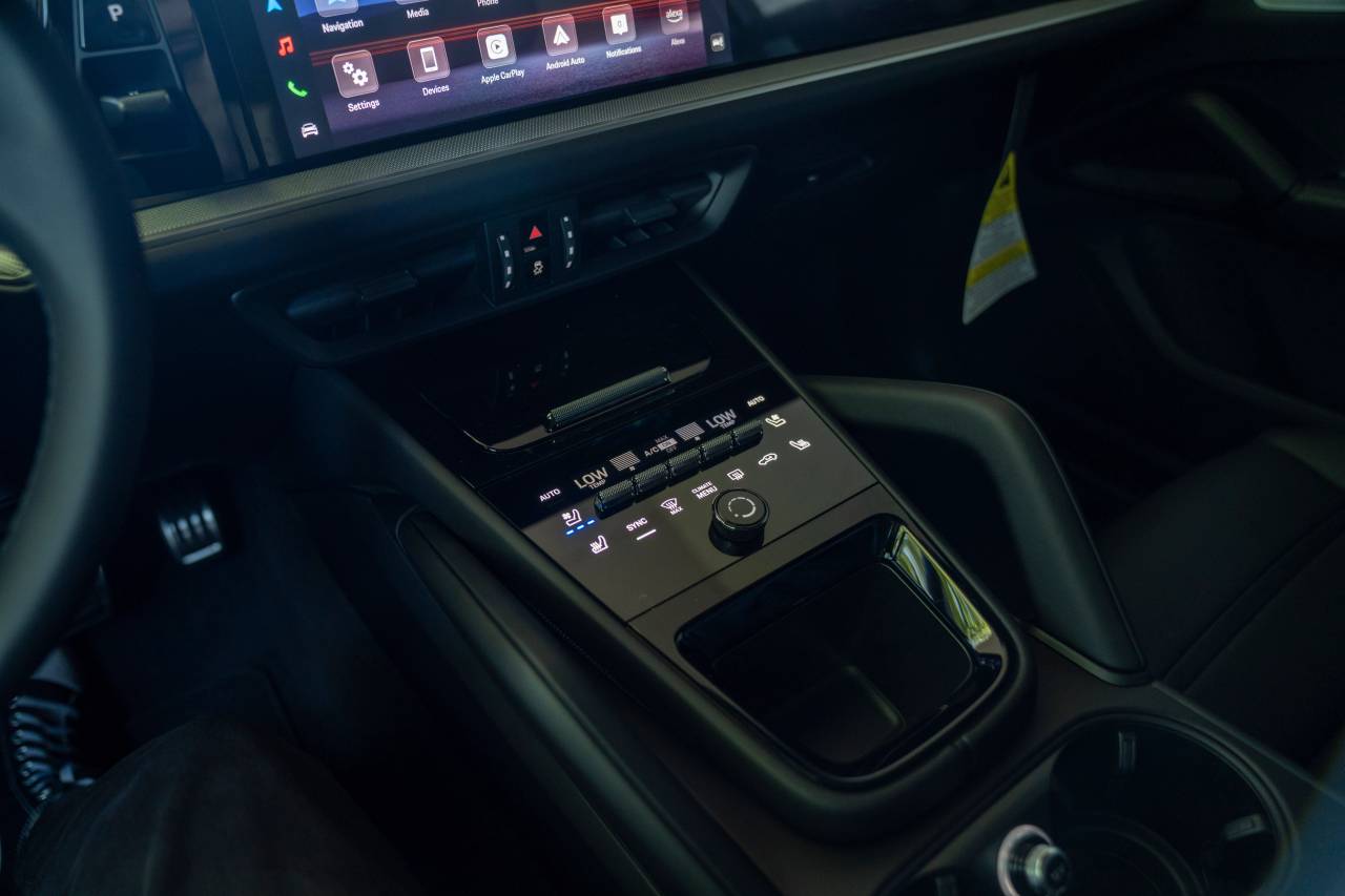 2026 Porsche Cayenne S E-Hybrid - Photo 22