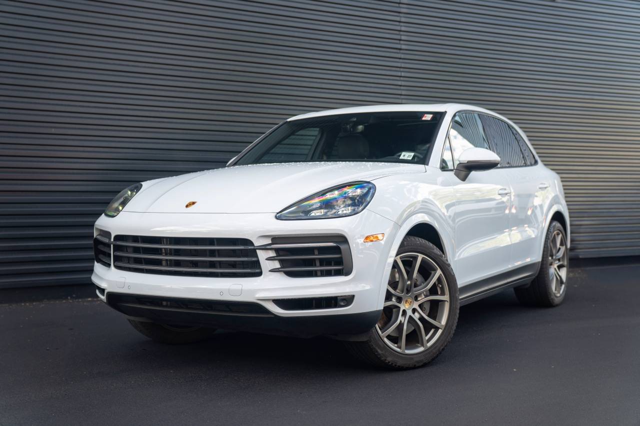 2022 Porsche Cayenne Platinum Edition's photo