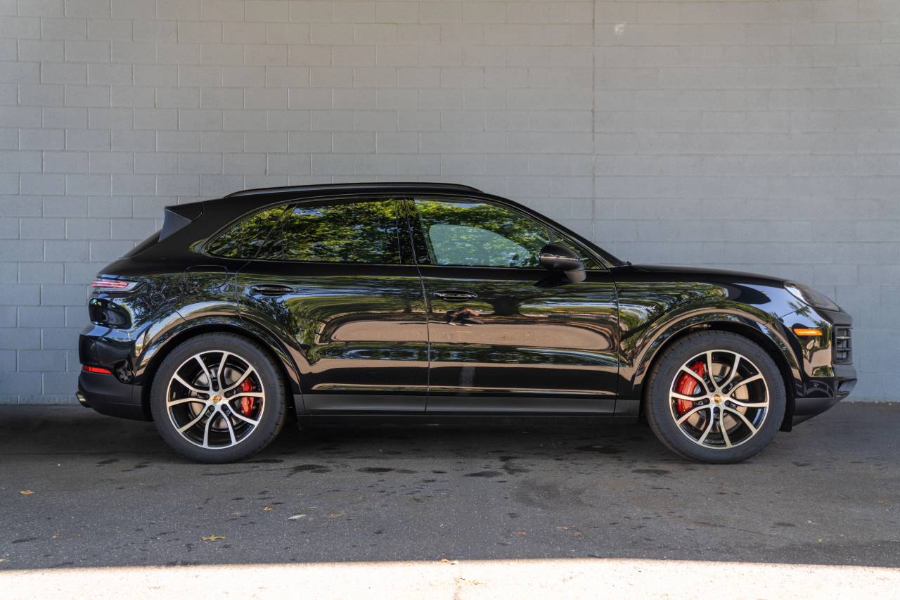 2026 Porsche Cayenne S E-Hybrid - Photo 9