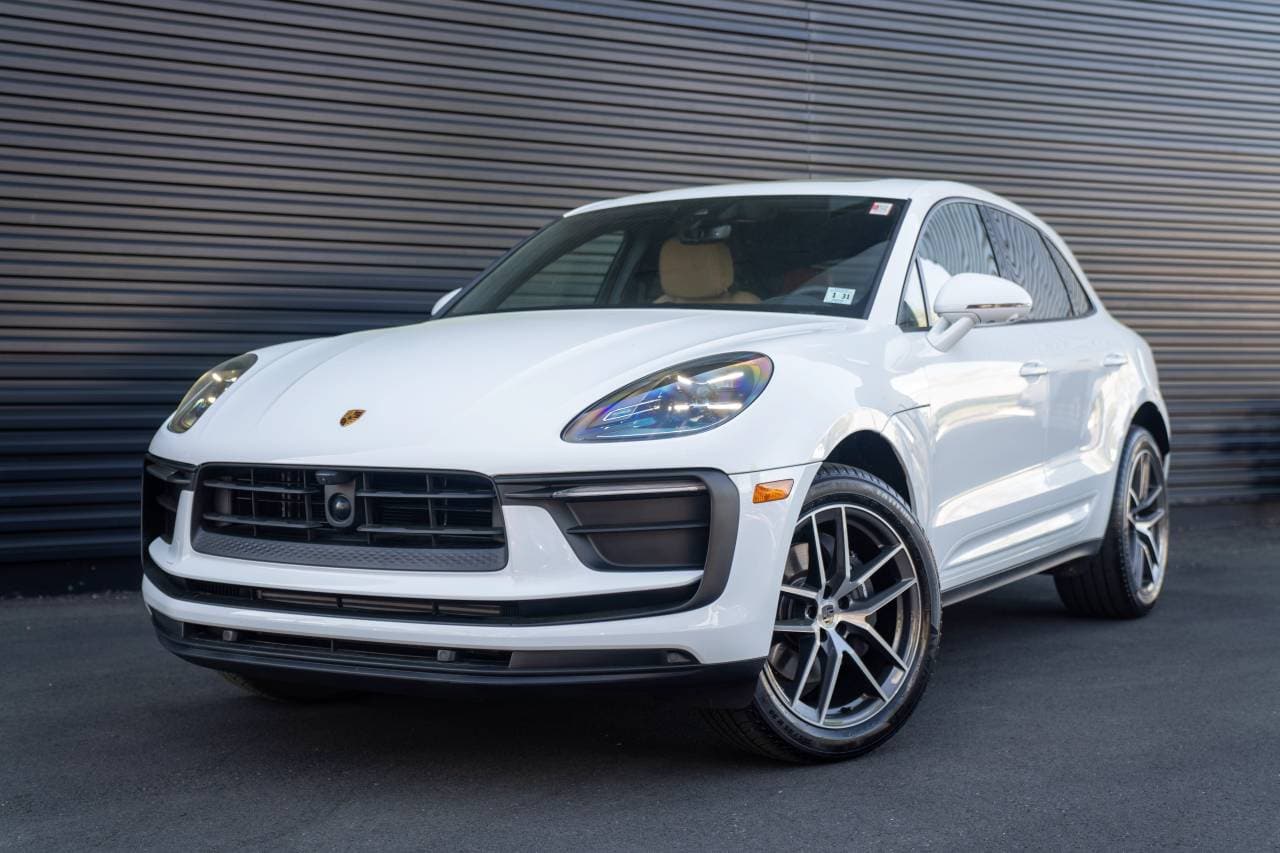 2026 Porsche Macan Base