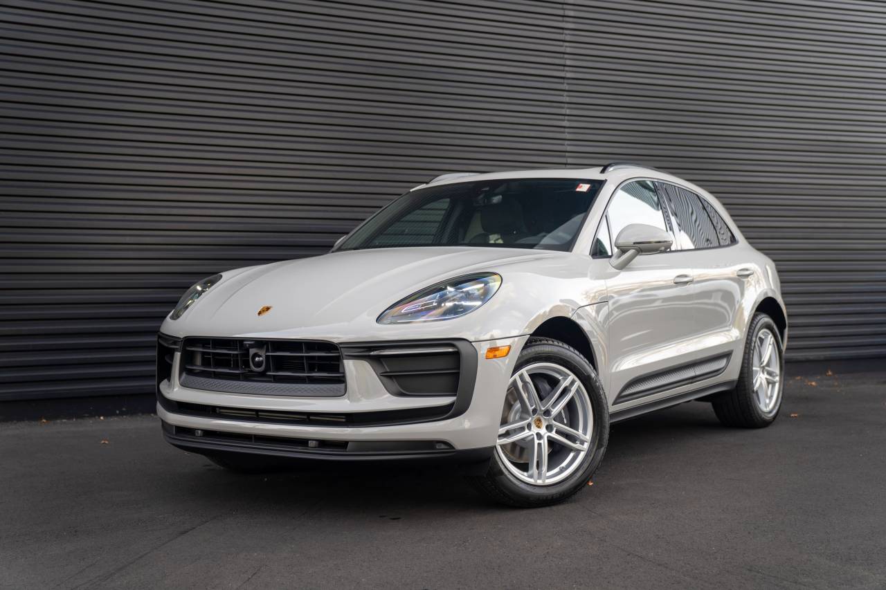 2026 Porsche Macan Base